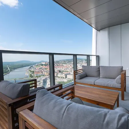 Eurovea Tower By Ellements- Castle View * Pozsony